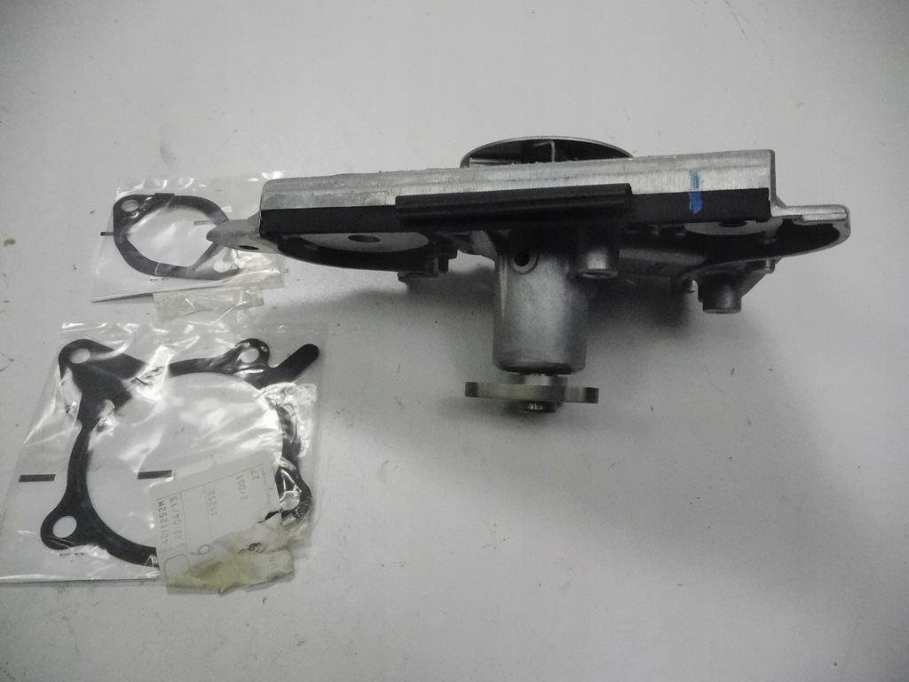 фото №8, Насос wody mazda mx-5 na nb 1.8 b6bf15010f оригинал