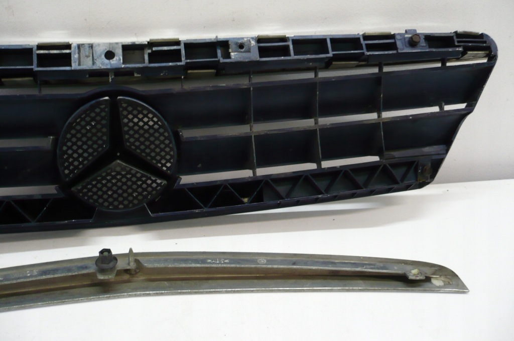 Mercedes a klasa w168 решітка  решітка радіатора oryginał1997- в Україні