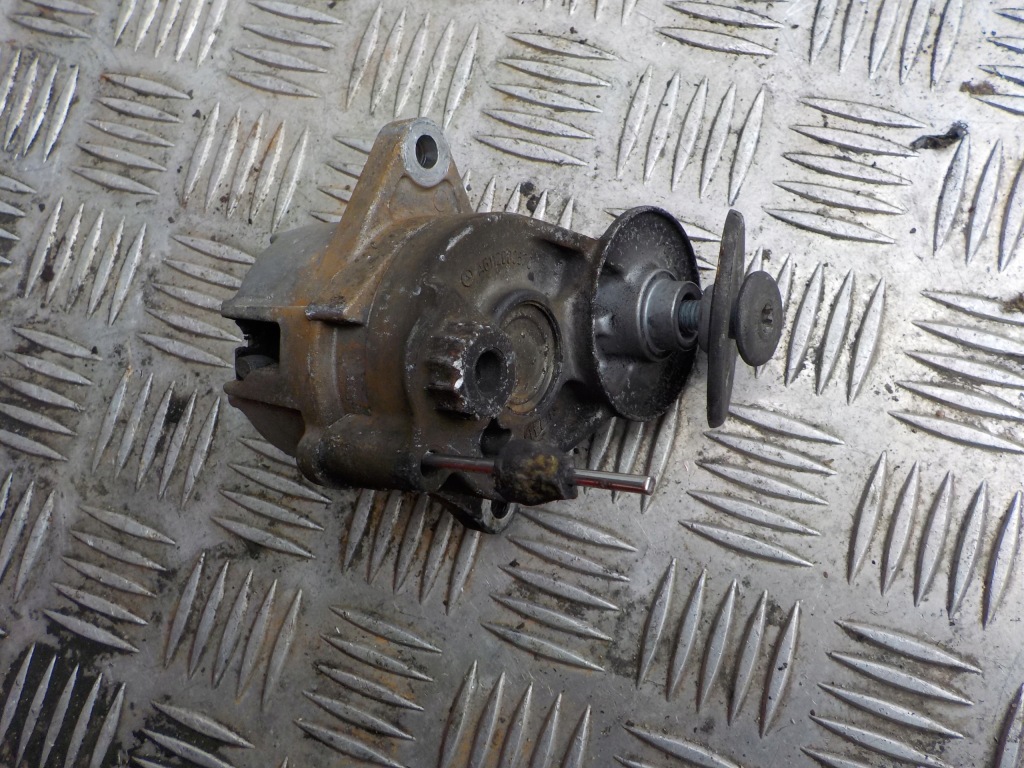 фото №2, Mercedes w211 vito натягувач ремінь ролик 6112000570