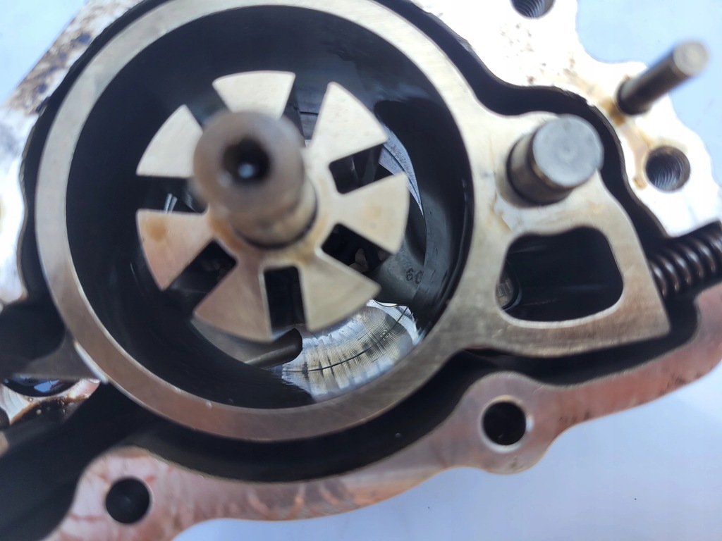 фото №11, Насос масла bmw f10 f11 n52b30 3.0b