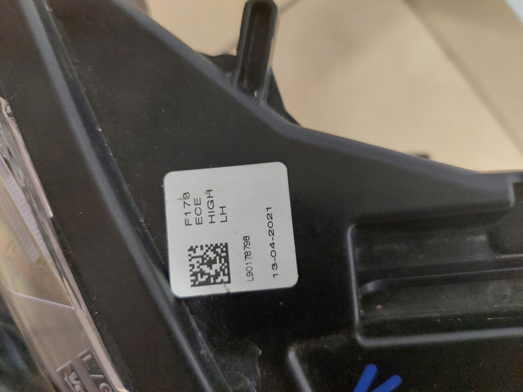 фото №4, Ferrari sf90 stradale full led левая