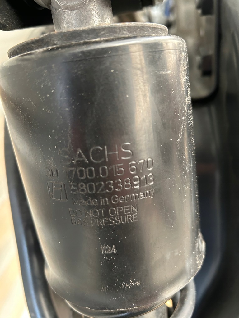 фото №5, Підвіска кабіни водія iveco s-way + амортизатори nowe оригінал