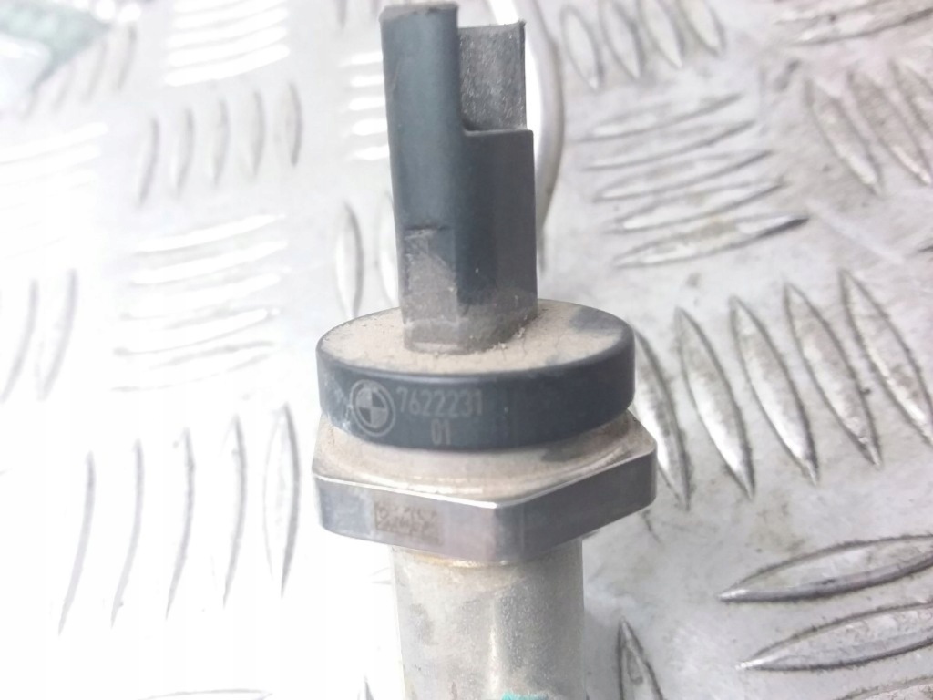 2012 bmw m5 шланг паливний 2284753 Ціна