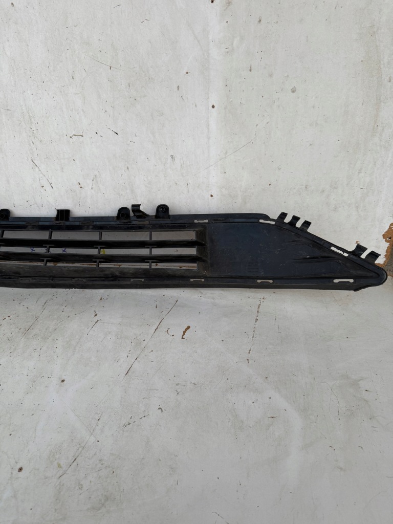 Opel insignia b lift решётка бампера Недорого