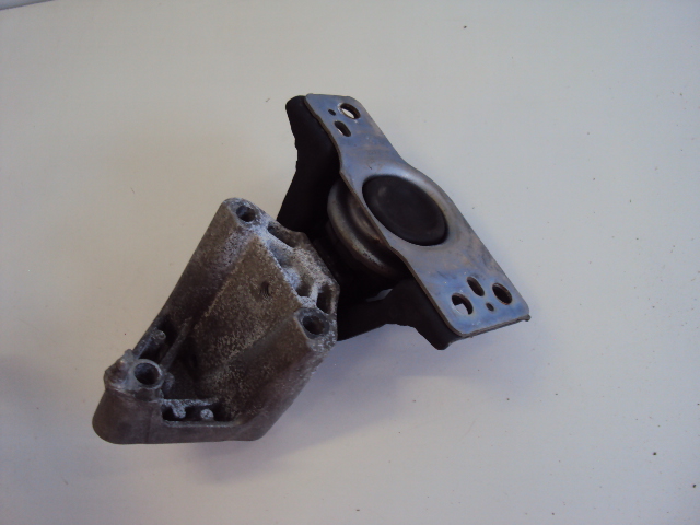 фото №3, Кронштейн подушка двигуна renault clio iii 2005-2012