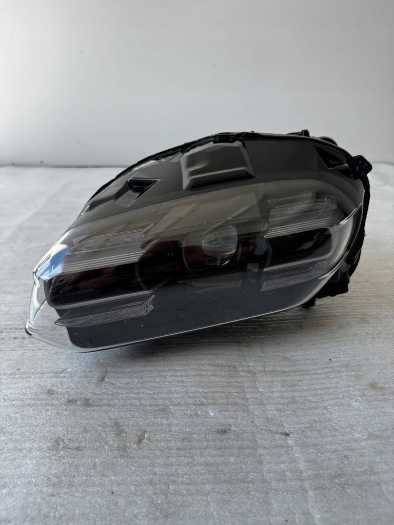 фото №1, Передняя левая лампа full led porsche taycan 9j1