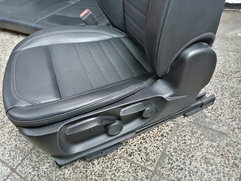 фото №9, Alfa romeo stelvio 2019 салон сиденье сиденья обшивки заднее сиденье кожа ładne