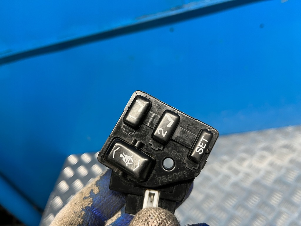 фото №2, Lexus ls ii ls400 95- правый переключатель сиденье