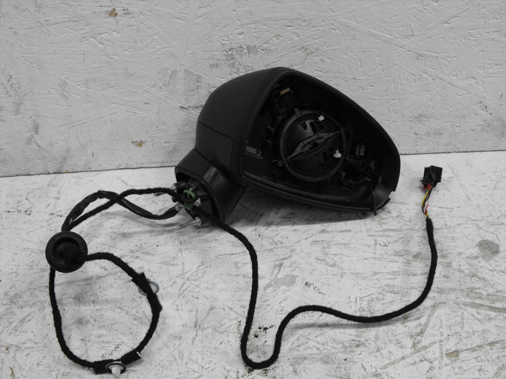 фото №1, Audi a1 зеркало правое 6pin 10-18r