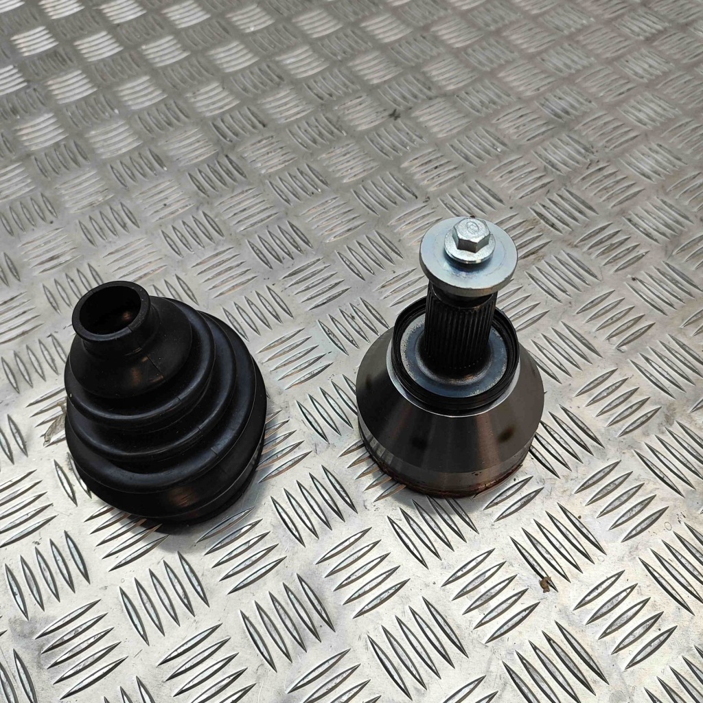 Другое запчасти полуось volvo xc70 2 5902048000408 23819285 2.4l 136kw 2009 Киев