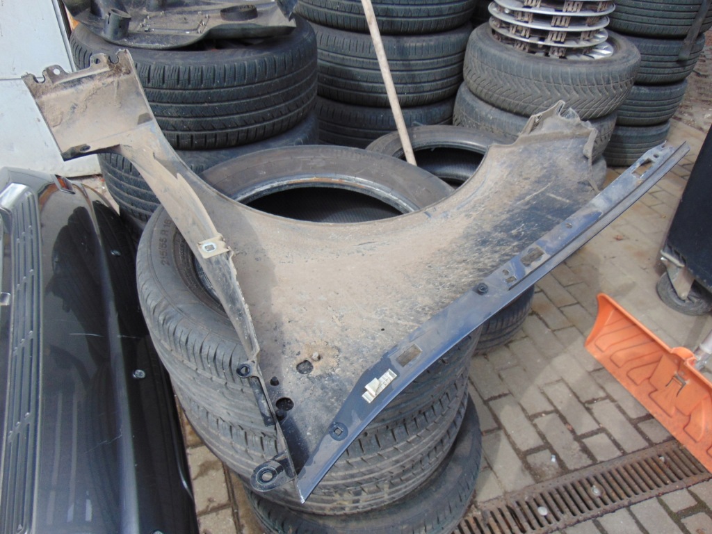 Крыло  правый  перед передний renault clio 3 3 teb66 европа Цена