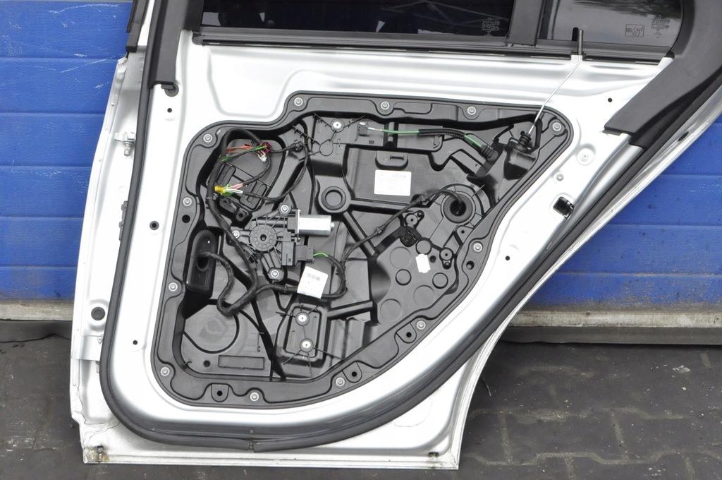 фото №11, Mercedes klasa c w205 двері правий задня задні 775u