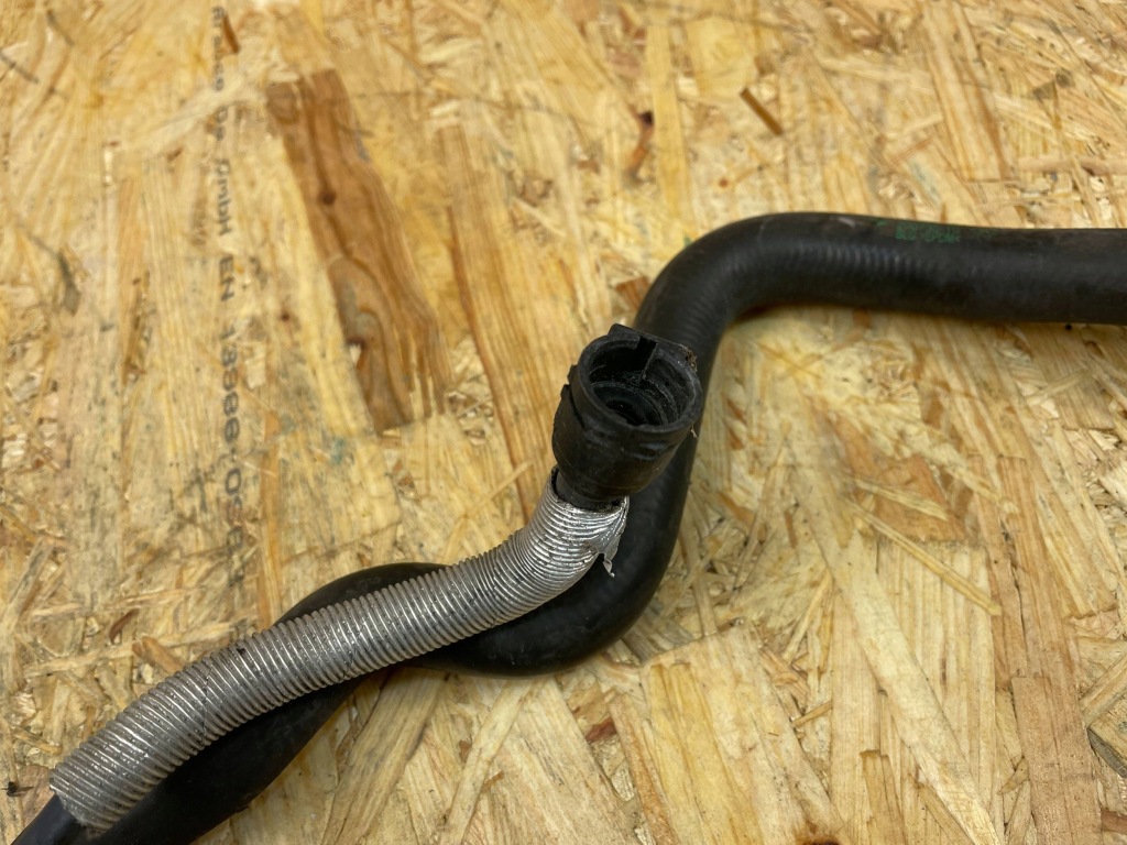 Патрубок труба шланг води bmw f39 f40 f45 f46 f48 mini f55 f56 f57 f60 8514047 Доставка