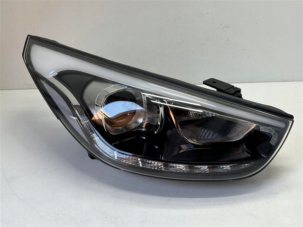 фото №1, Hyundai ix35 lift 13r+ правая лампа линза led eu