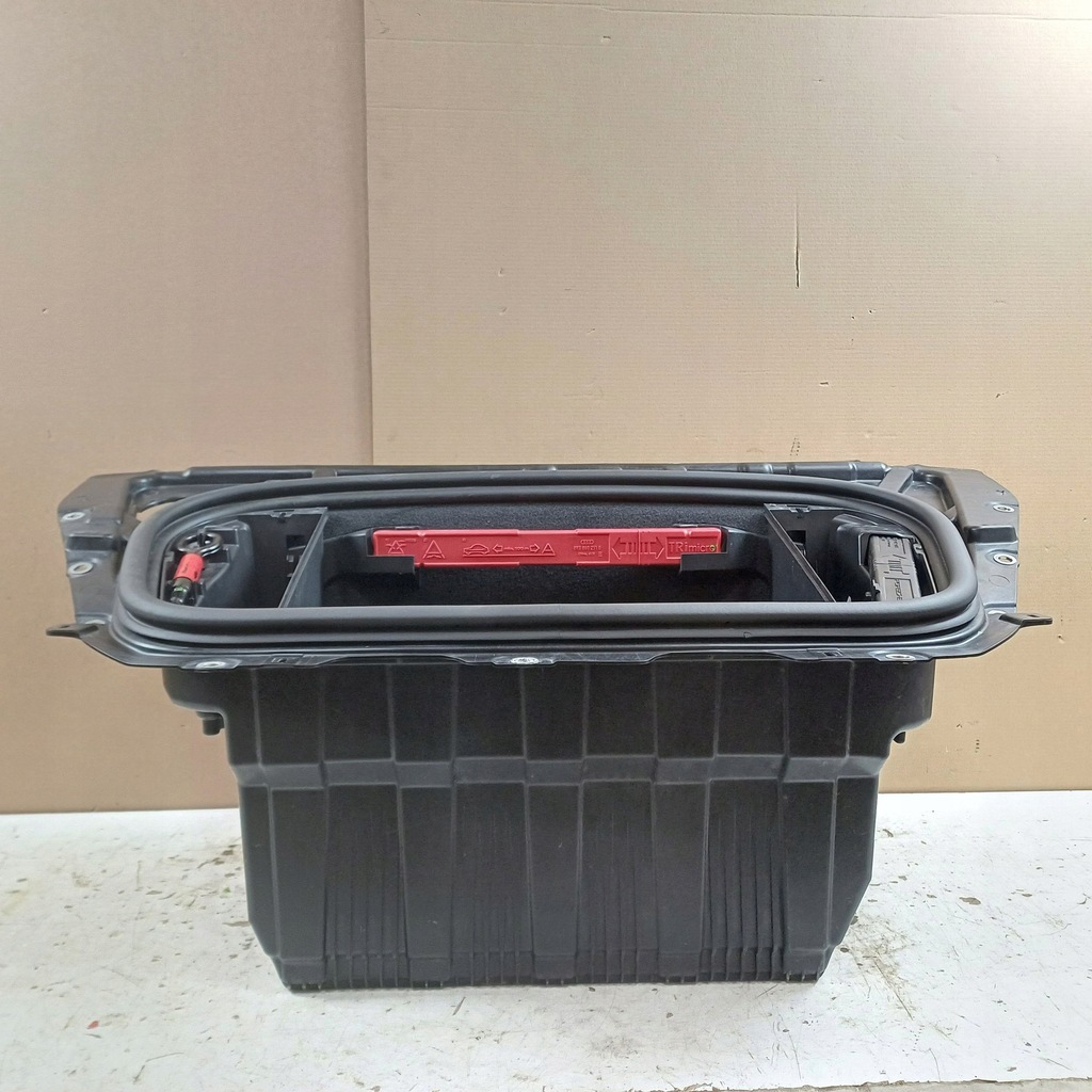 фото №8, 2021 porsche taycan 9j1 багажник передній 9j1805075a