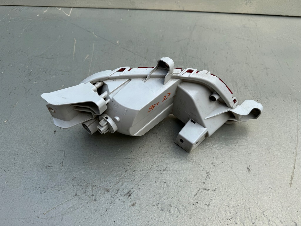 фото №15, Mazda xc5 ii 2 xc-5 17r- лампа левая передняя левый перед kb8m-51660