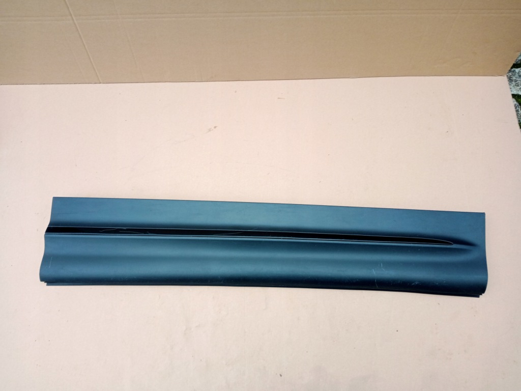 Купити Mercedes w247 ліва молдинг двері перед 2019r
