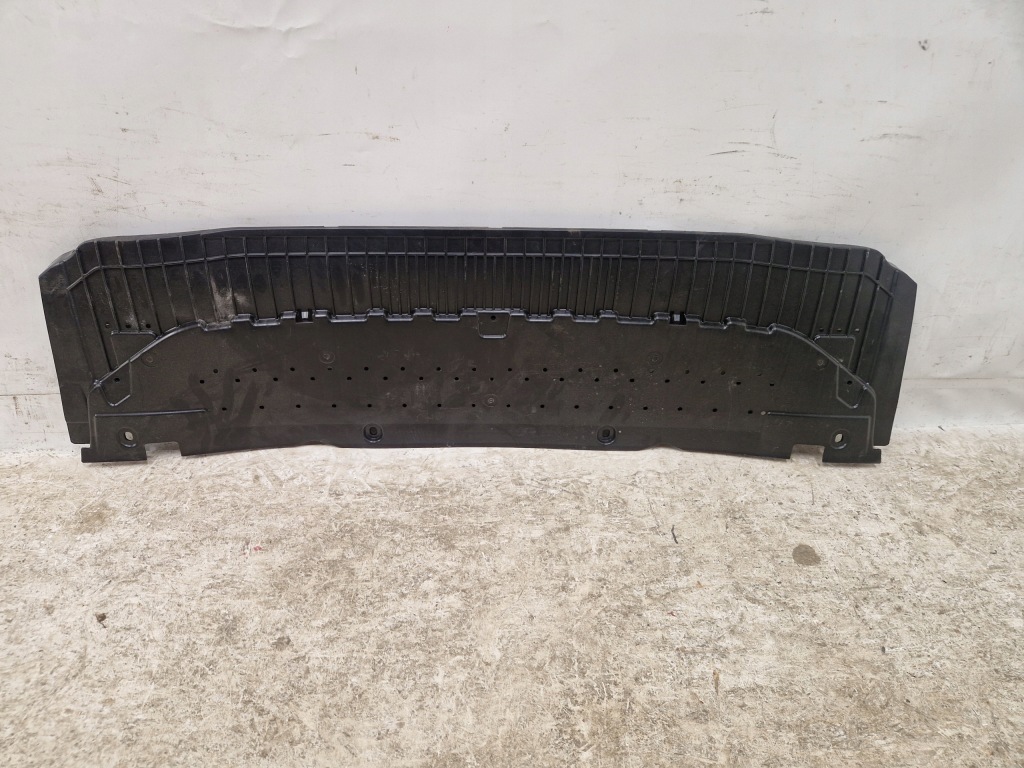 Купить Audi a4 b8 рестайлинг  накладка под бампер 8k0807611b как новая
