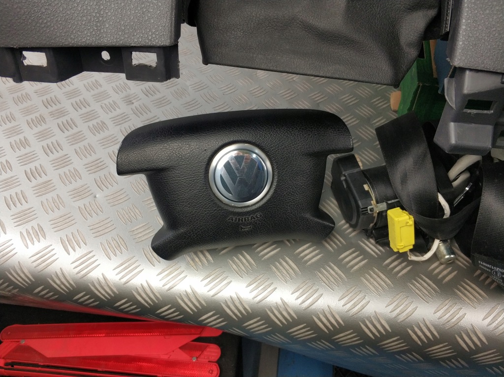 фото №9, Панель приладів приладова панель приладів панель  подушка безпеки vw transporter caravelle t5 europa