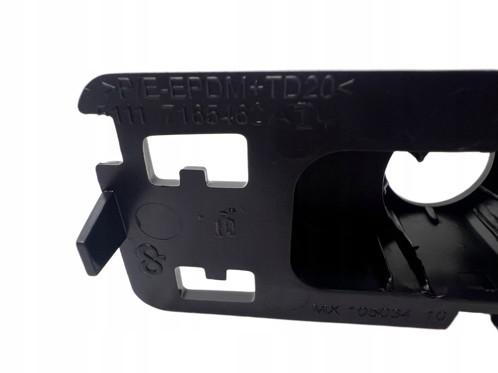 Тримач кронштейн датчика паркування 51117165462 Недорого