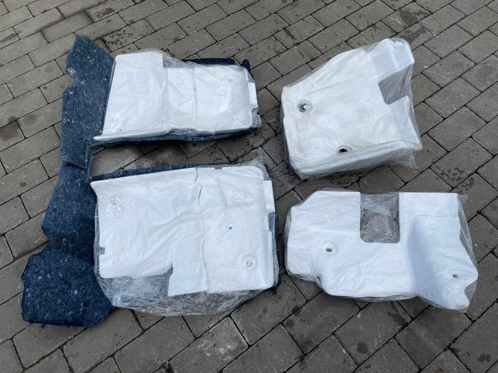 фото №1, Renault clio v шумоизоляция пол коврик