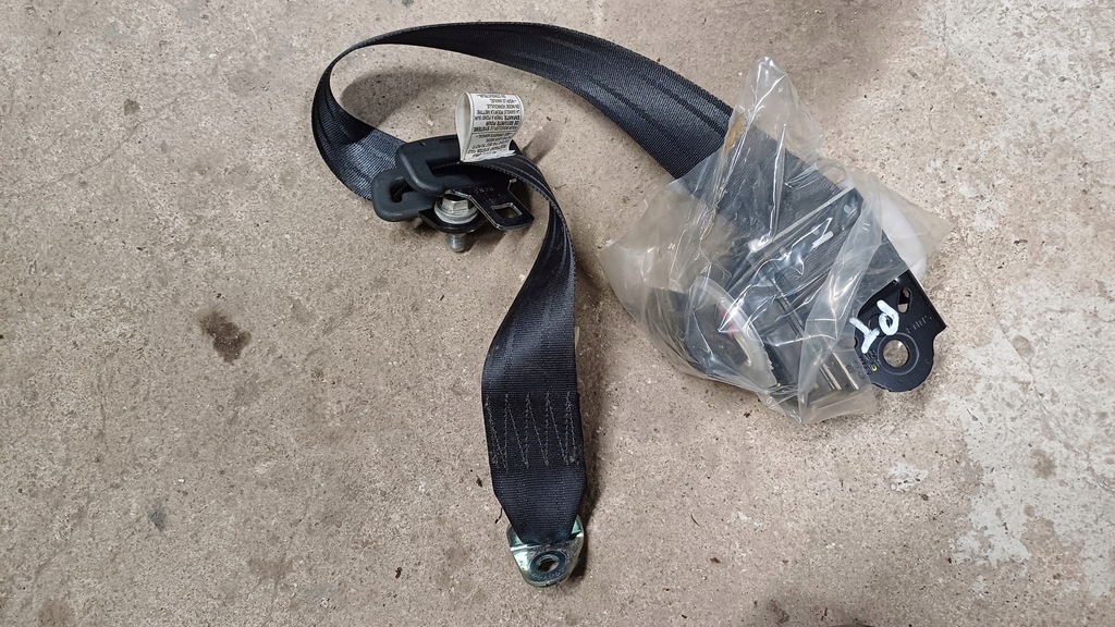 фото №1, Daihatsu materia pas безопасности правый задняя