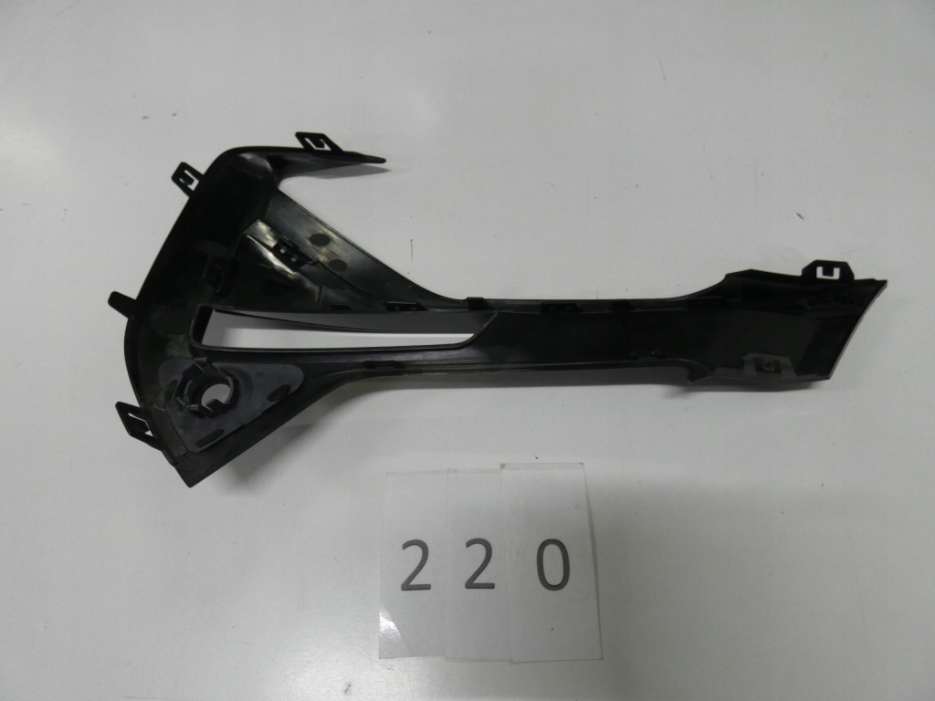 Решётка бампера bmw x-1 f48 рестайлинг  левая 220. Цена