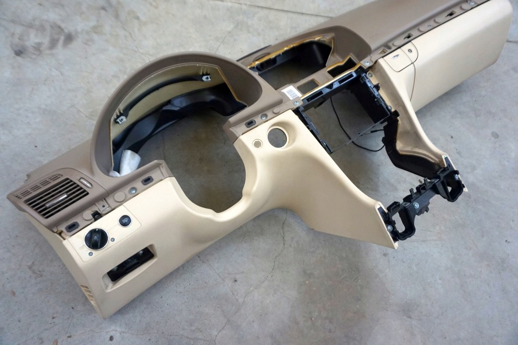 фото №4, Mercedes w211 приборная панель приборная консоль beż бардачок