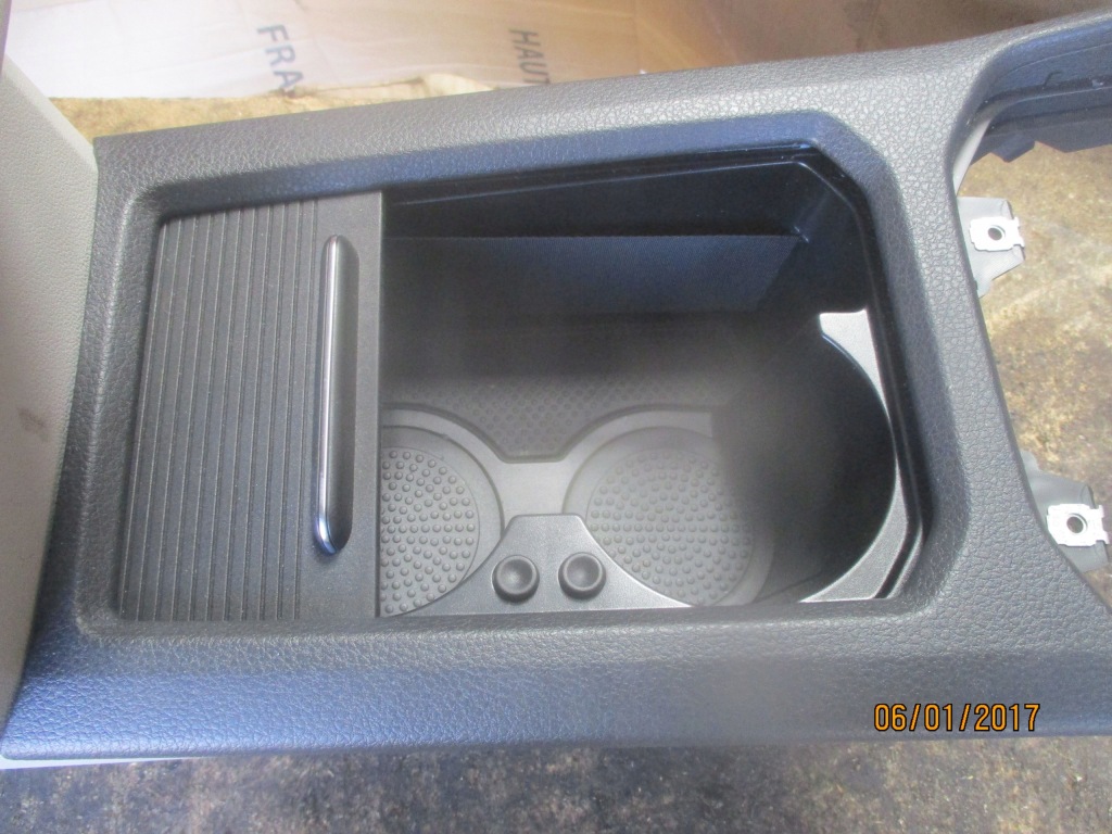 фото №8, Туннель средний подлокотник vw golf sportsvan кожа