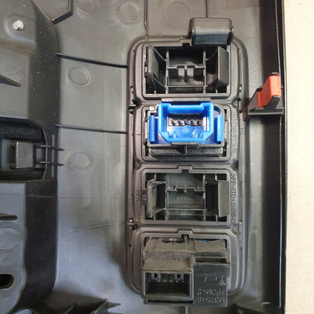 фото №9, Защита панели бардачок водителя honda accord viii оригинальный номер