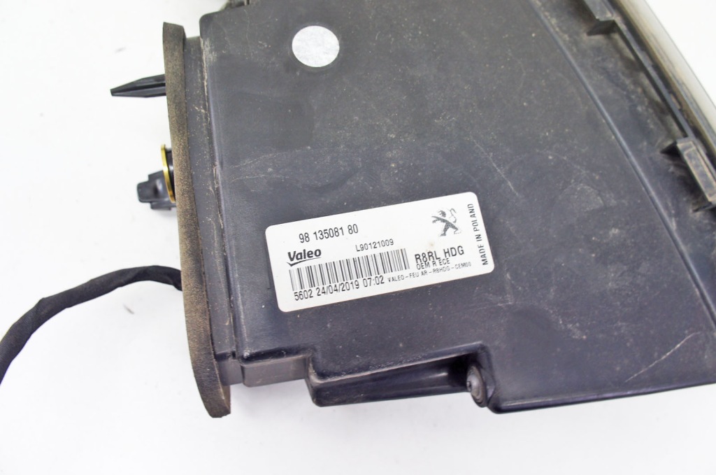 Ug126 peugeot 508 ii лампа правий задній w кришка 9813508180 універсал sw Недорого