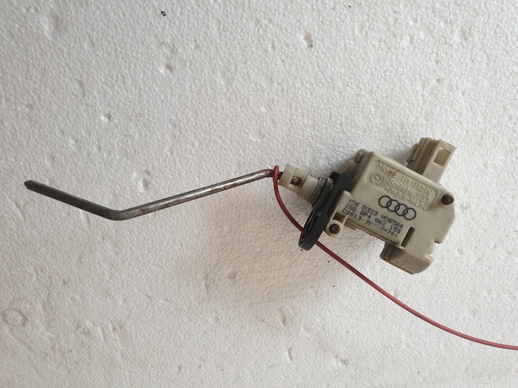 фото №3, Привод крышка заливной топлива audi a3 8p 2008 rok