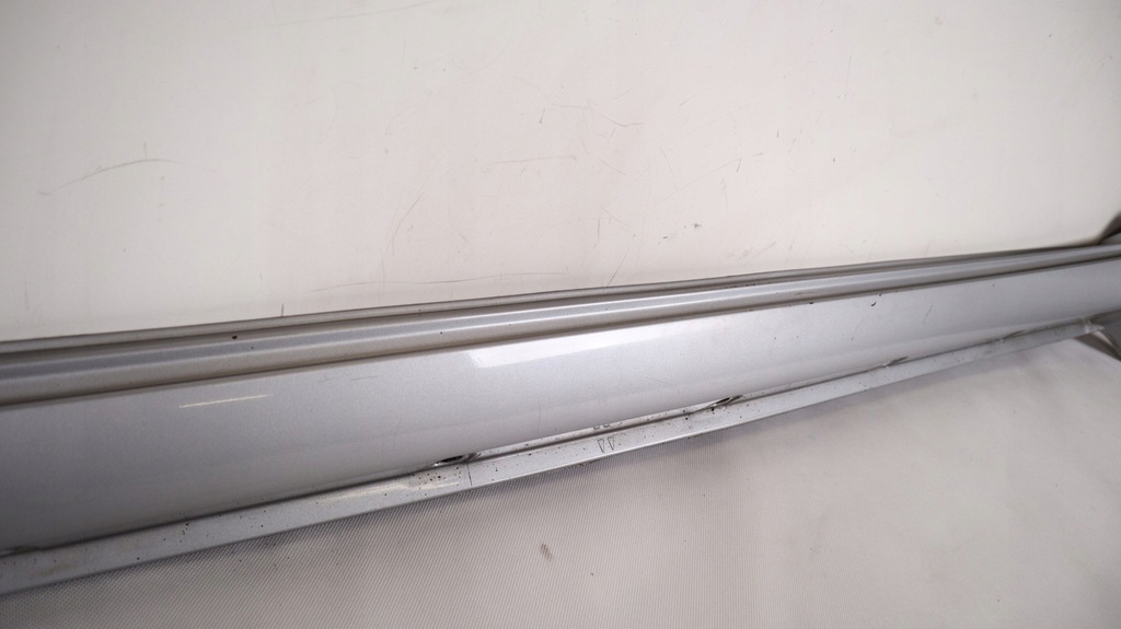 фото №5, Toyota land cruiser 200 молдинг поріг права 1f7