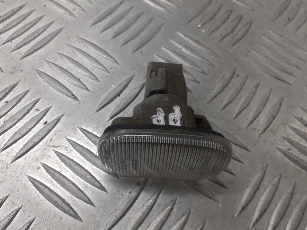 фото №3, Освещение лампа обшивка дверь правый перед toyota corolla verso