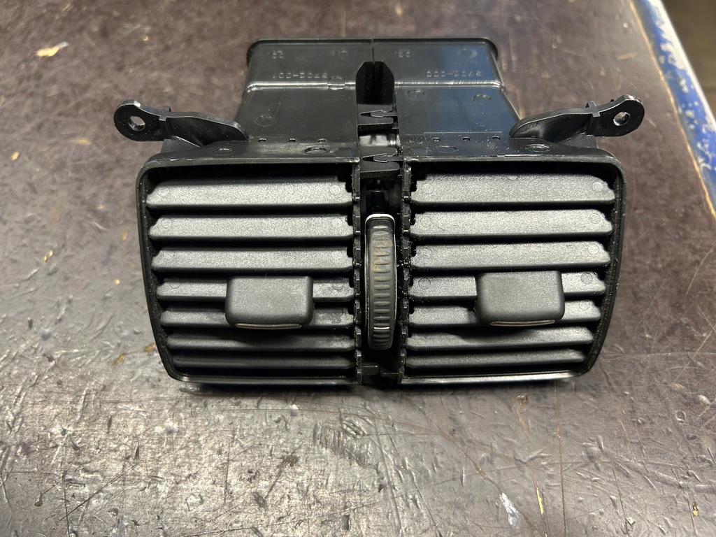 фото №1, Vw passat b6 решётки обдув задняя 3c0819203