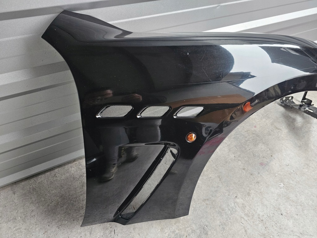 Maserati granturismo stradale крыло  правый  идеальный Недорого