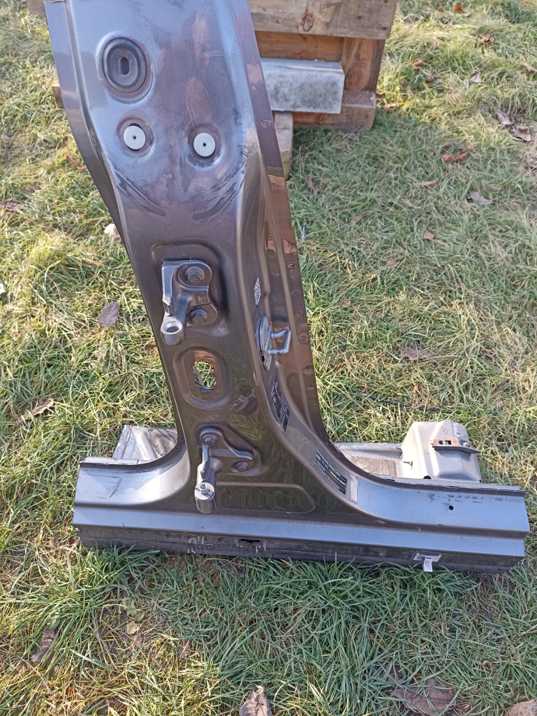 фото №1, Mercedes w117 cla порог правый блок двигателя средний 787