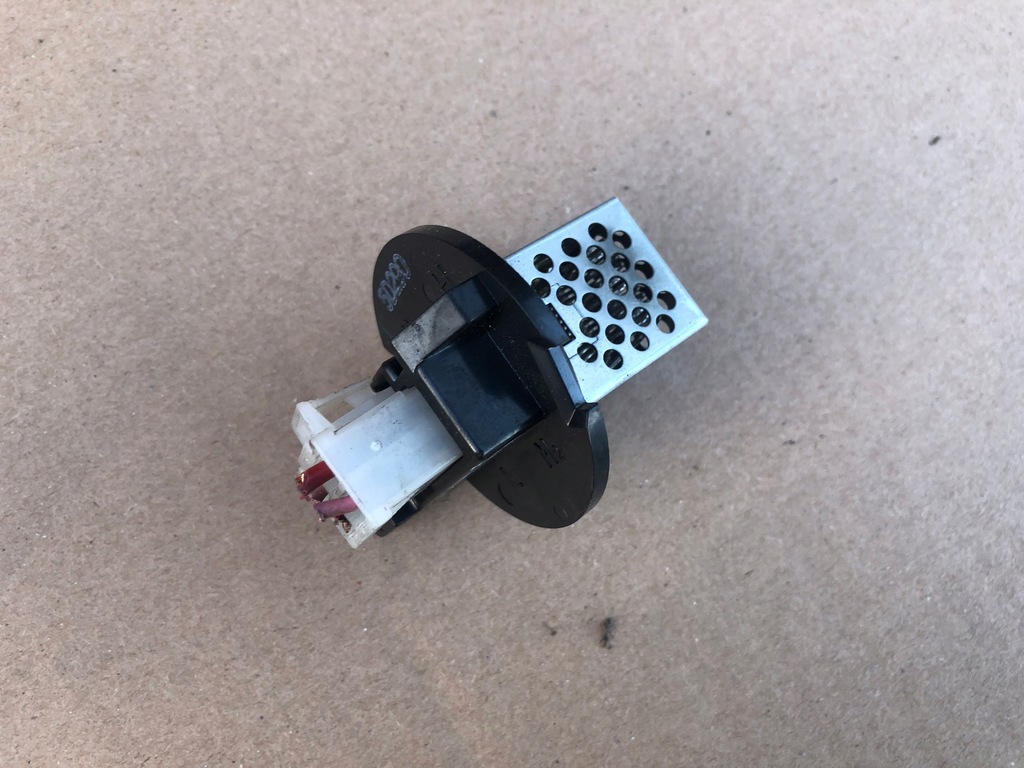 фото №1, Резистор резистор вентилятор suzuki ignis 2000-2003