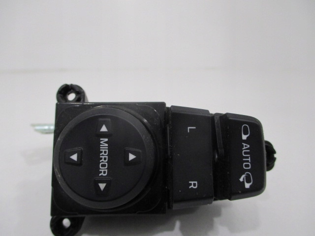 фото №1, Hyundai tucson iii переключатель зеркал 93573-d3000