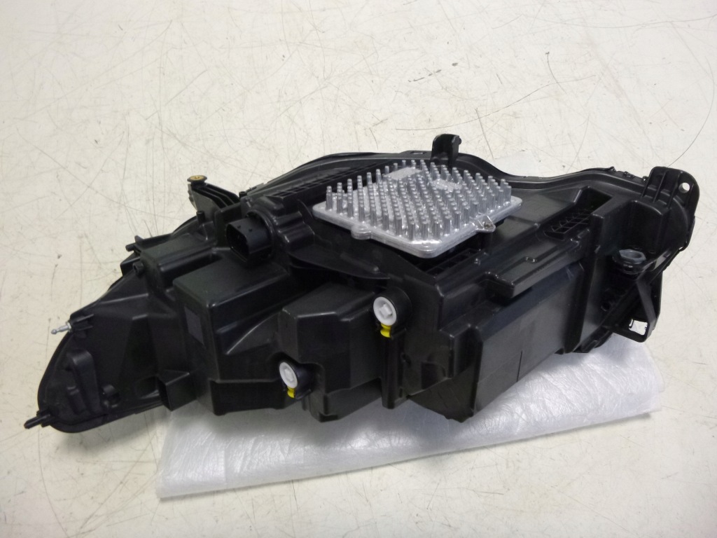 Lr discovery sport рестайлинг  l550 фара перед led европа  правый в Украине