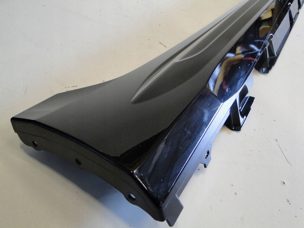 фото №4, Mercedes eqs 296 x296 молдинг порог правая amg