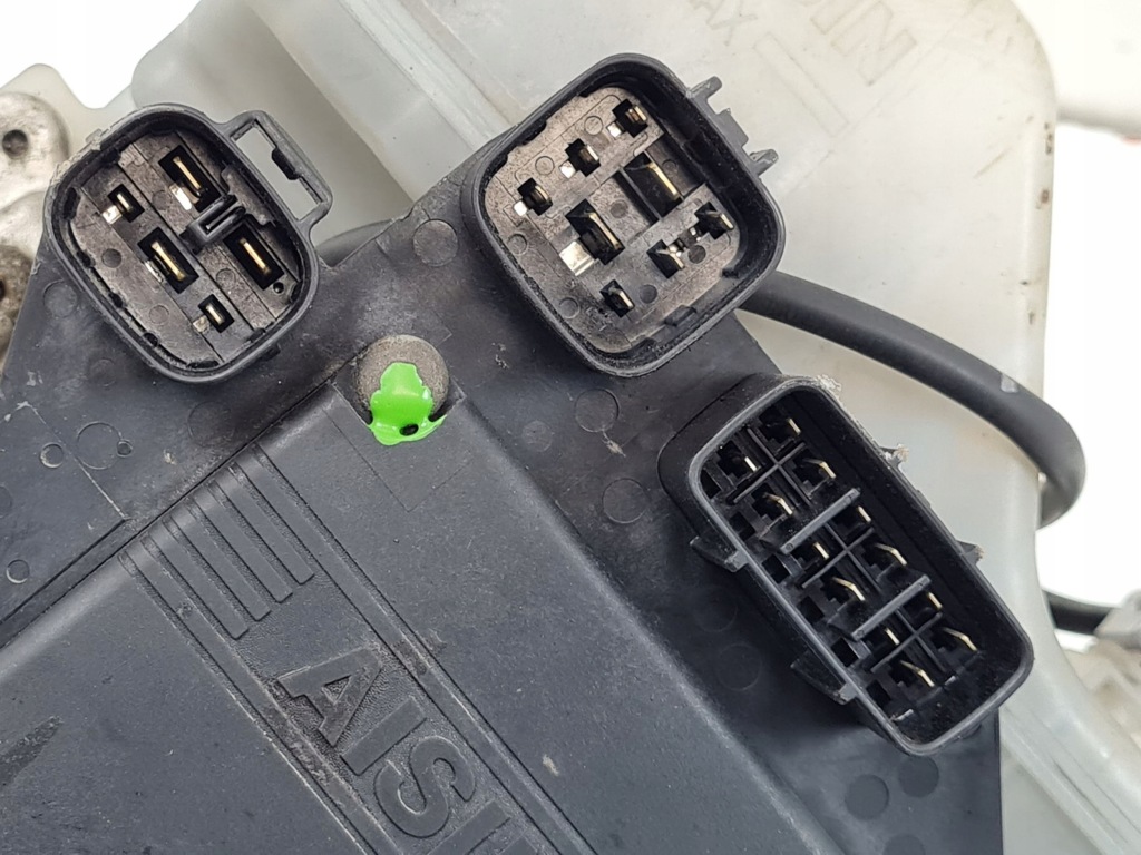 2001 mitsubishi pajero усилитель тормозов тормозные 0l280828 Оригинал