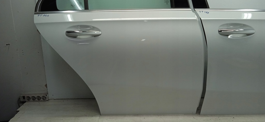 фото №1, Mercedes a klasa w177 дверь правое задняя 144