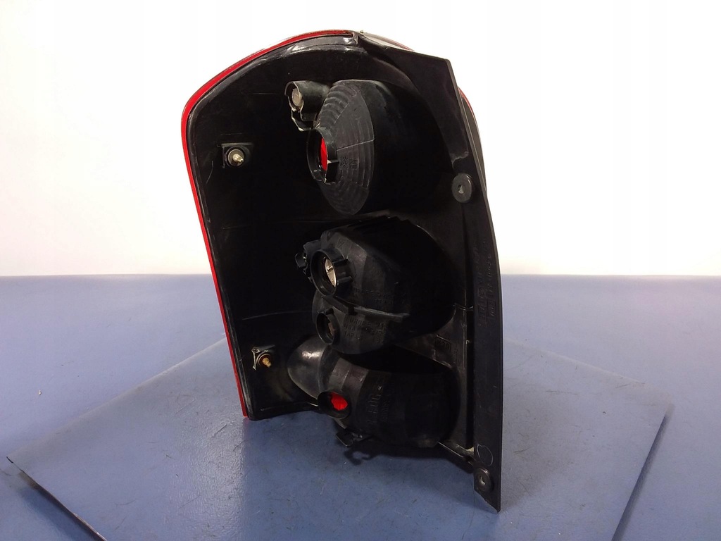 фото №5, Mazda mpv ii lw lift лампа задняя правая задняя