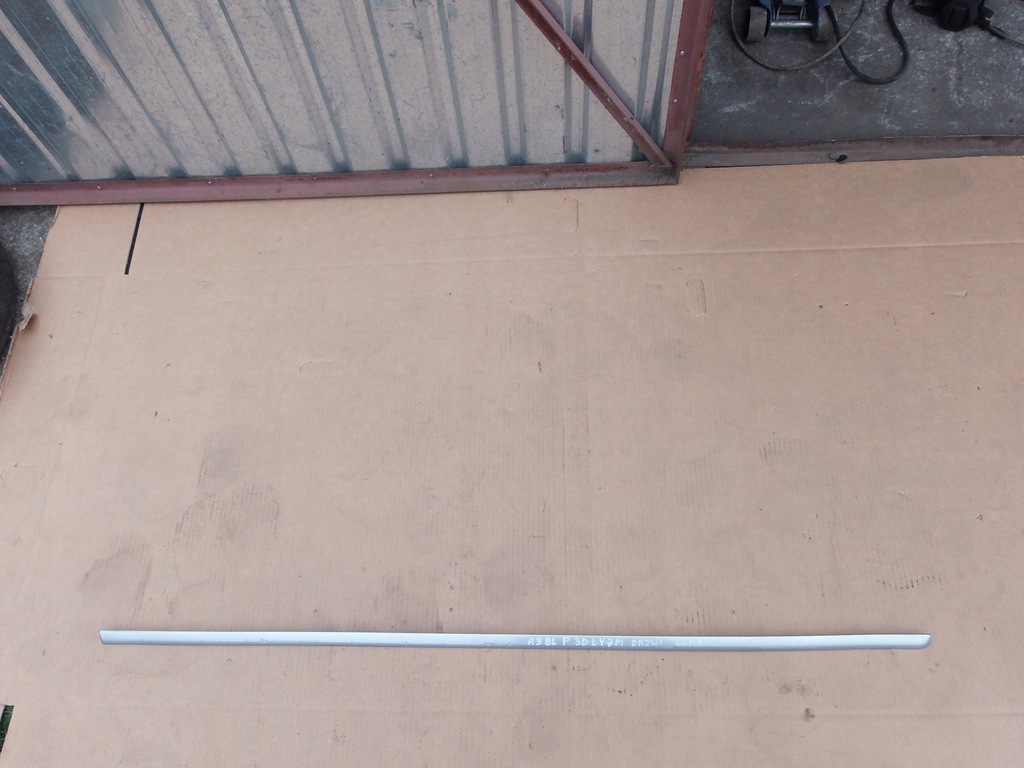 фото №1, Молдинг дверь правая ly7m audi a3 8l 3 дверь