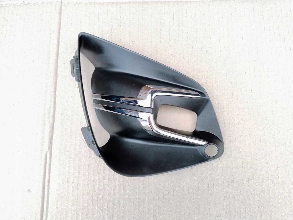 фото №1, Clio v 5 2019- левая решётка решётка радиатора бампера перед оригинал 261a34806r