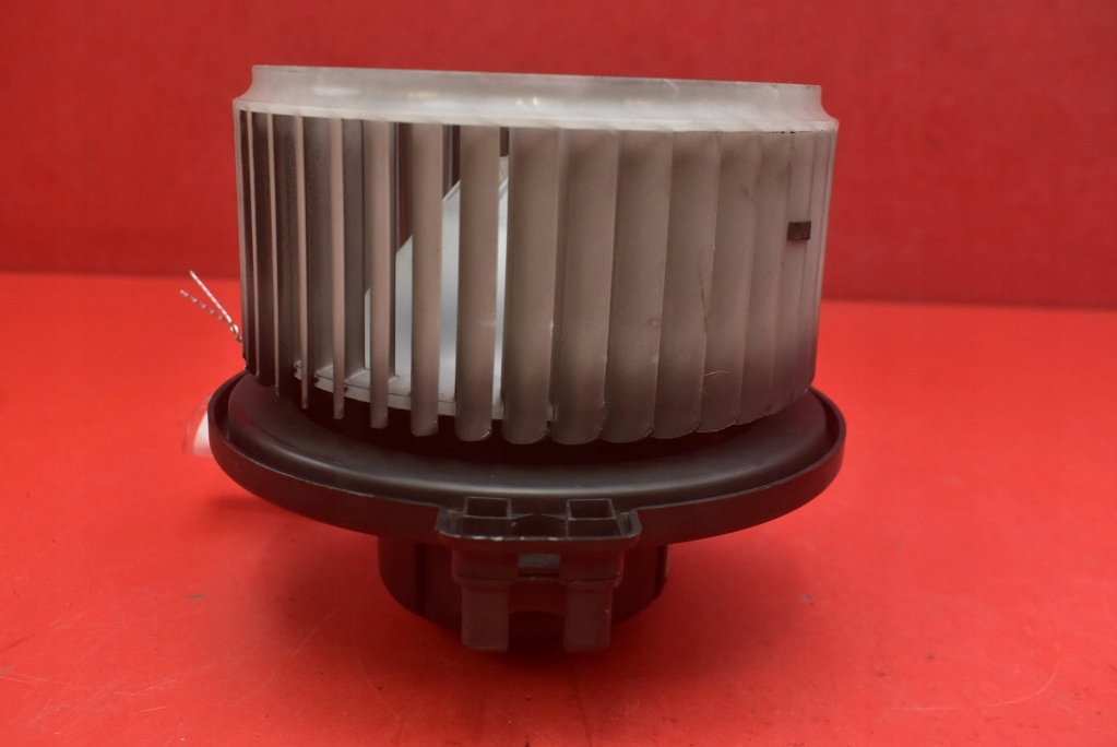 фото №4, Воздуходувка вентилятор обдув eu mf016070-0610 toyota avensis t25 2.0 147km