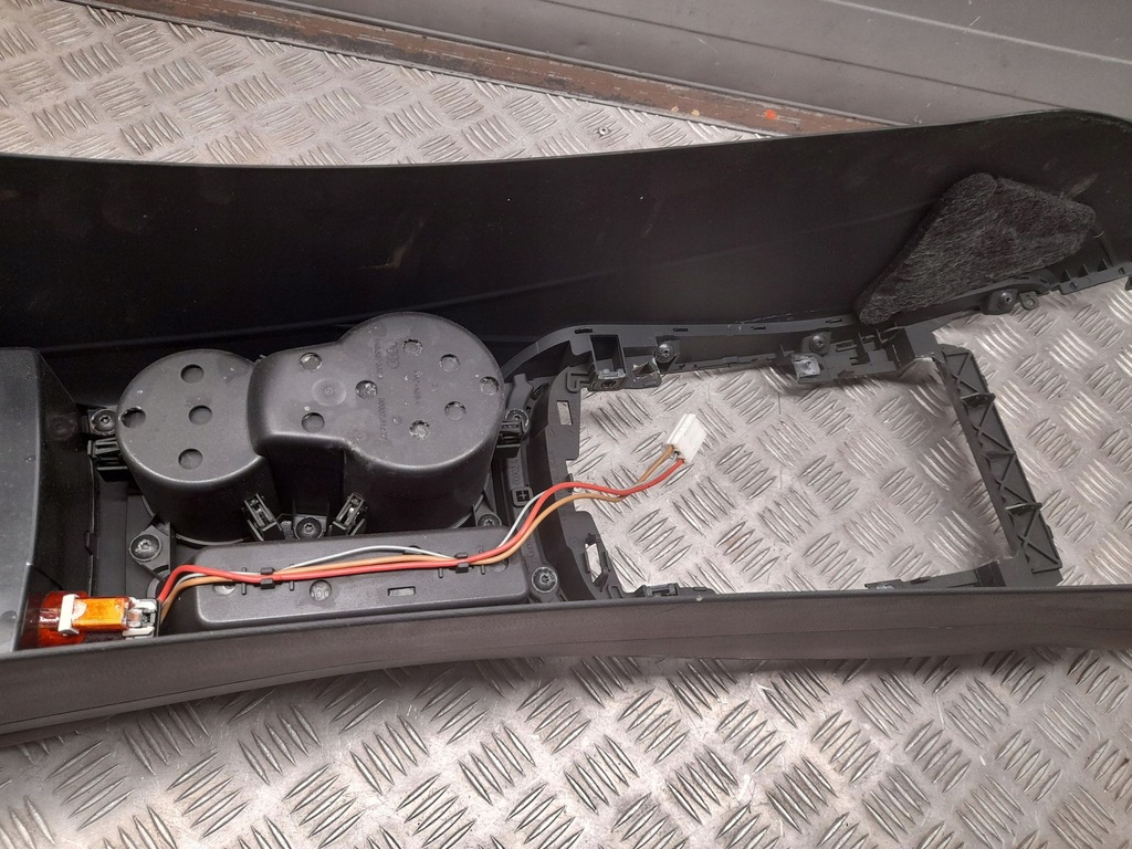 фото №7, Audi a4 allroad 2013 тунель середній