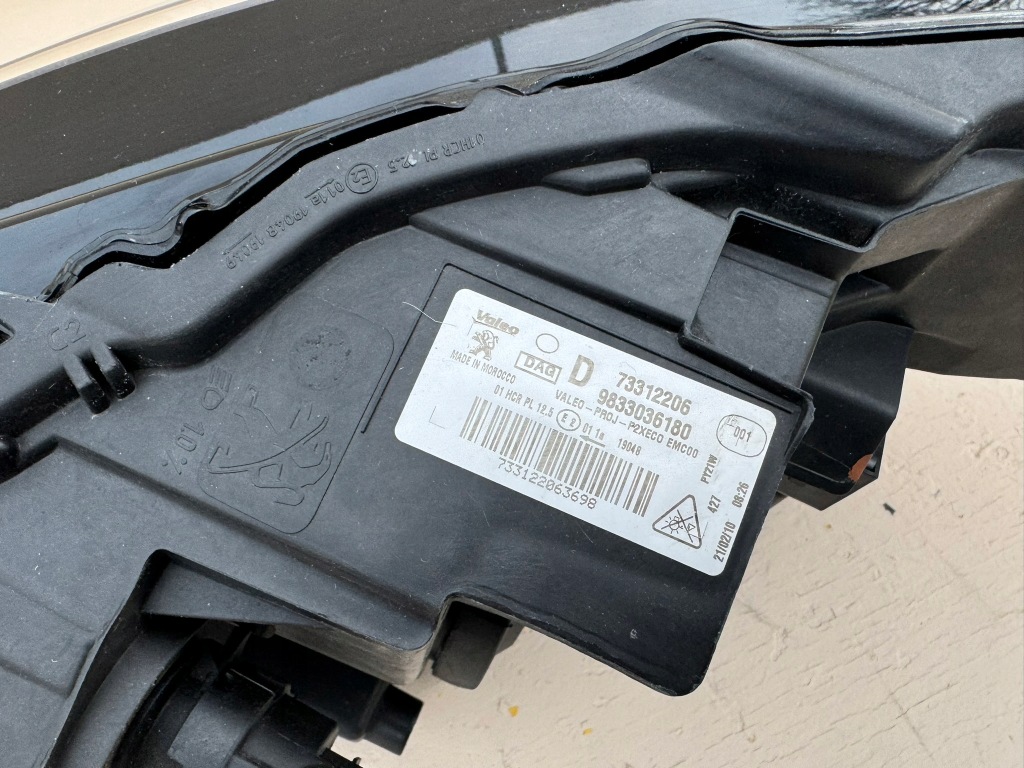 Peugeot 2008 2 2 19-23r фара правий правий перед led 9833036180 / l90123736 Київ