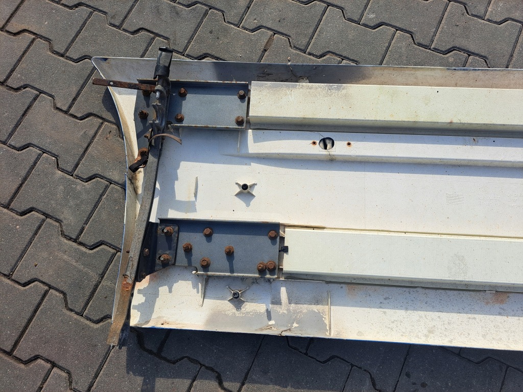 Обшивка защита ветровик межосевая левая renault magnum dxi Киев